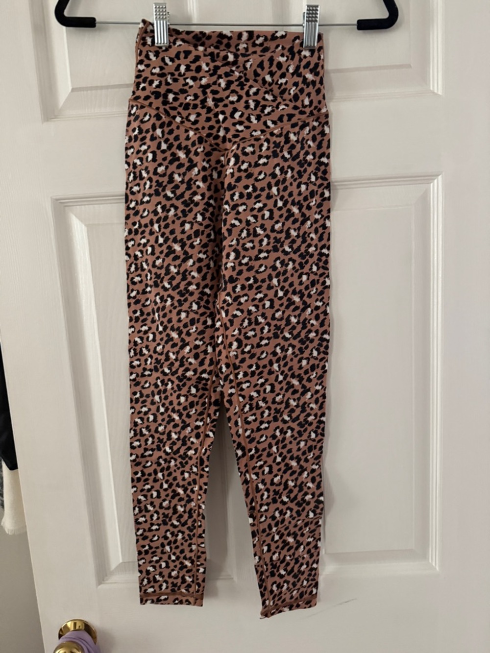 Leopard Print High-Rise Leggings in Brown/Black
